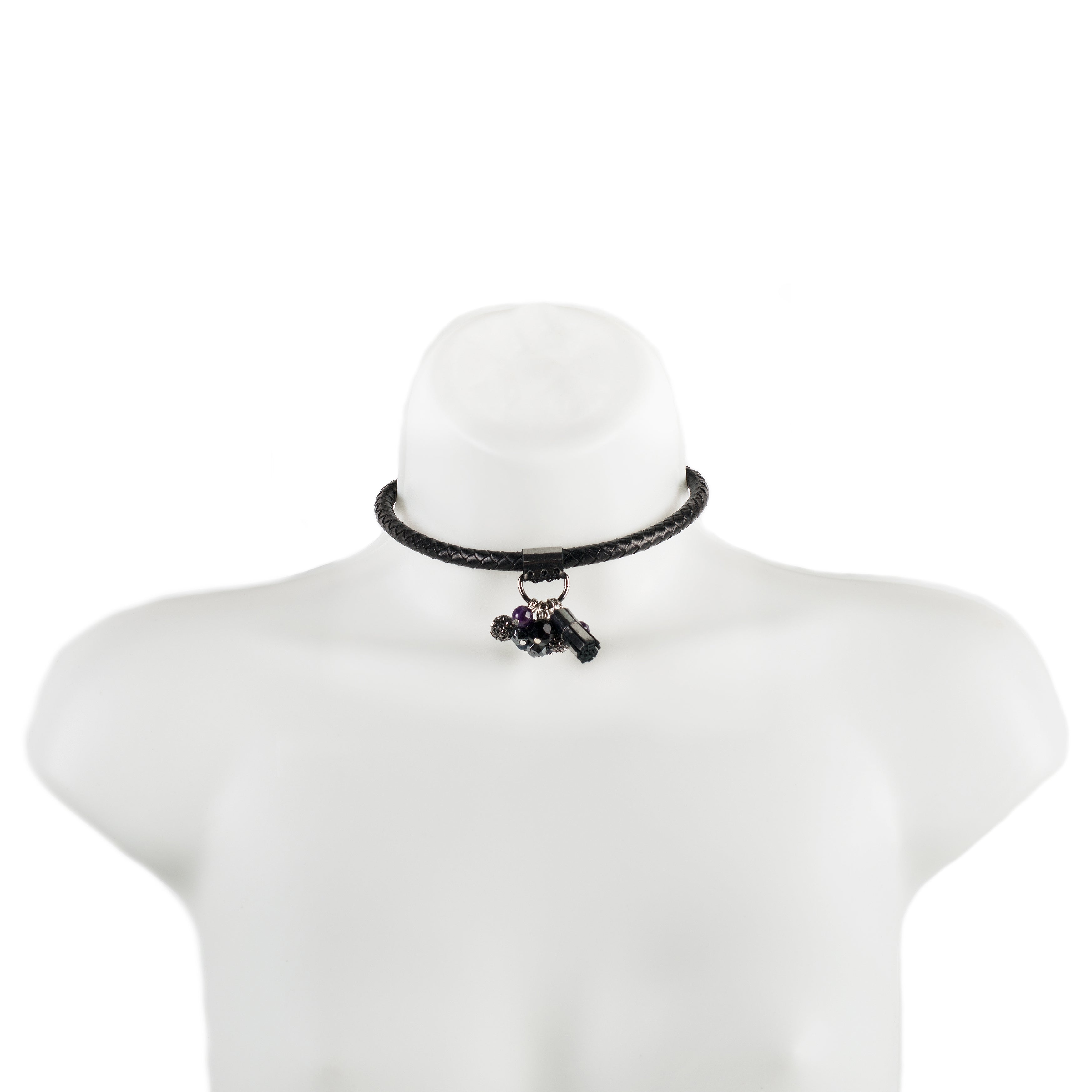 Choker The mysterious crescent