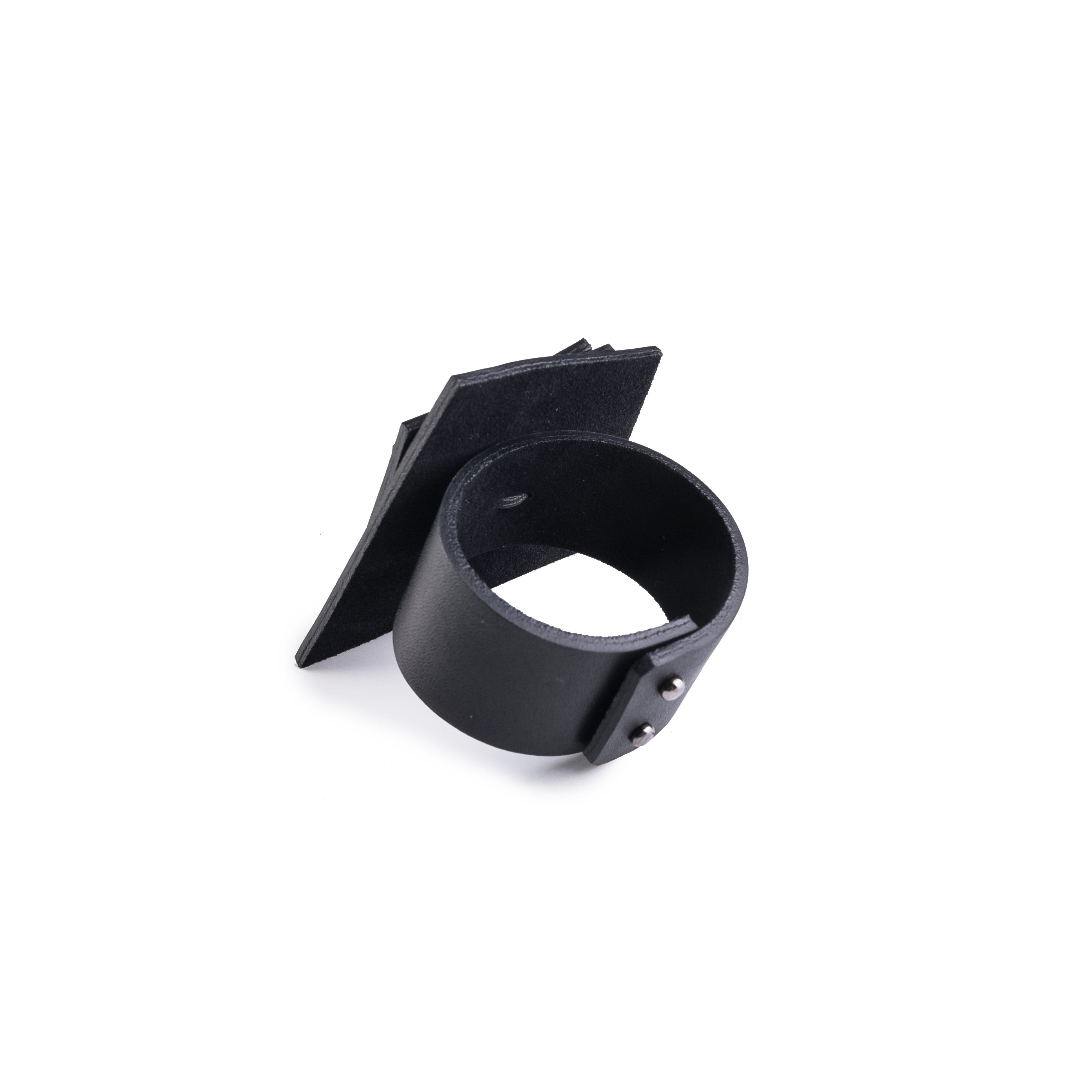 Leather bracelet The Enchanting Leaf