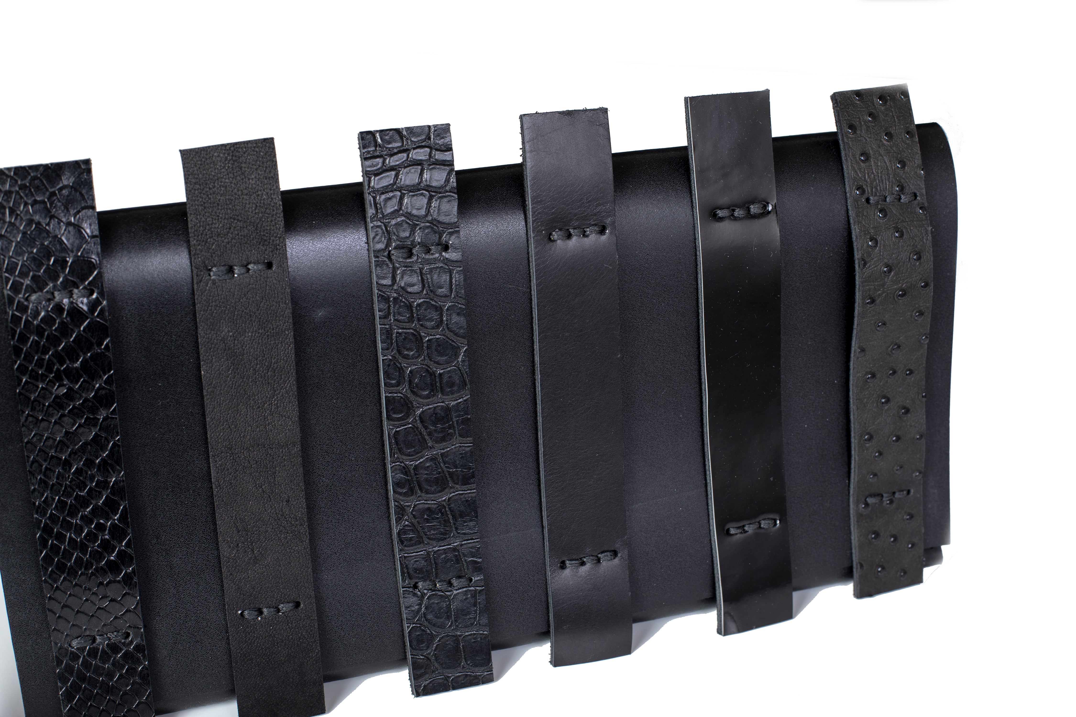 Bags The Peaceful Clutch