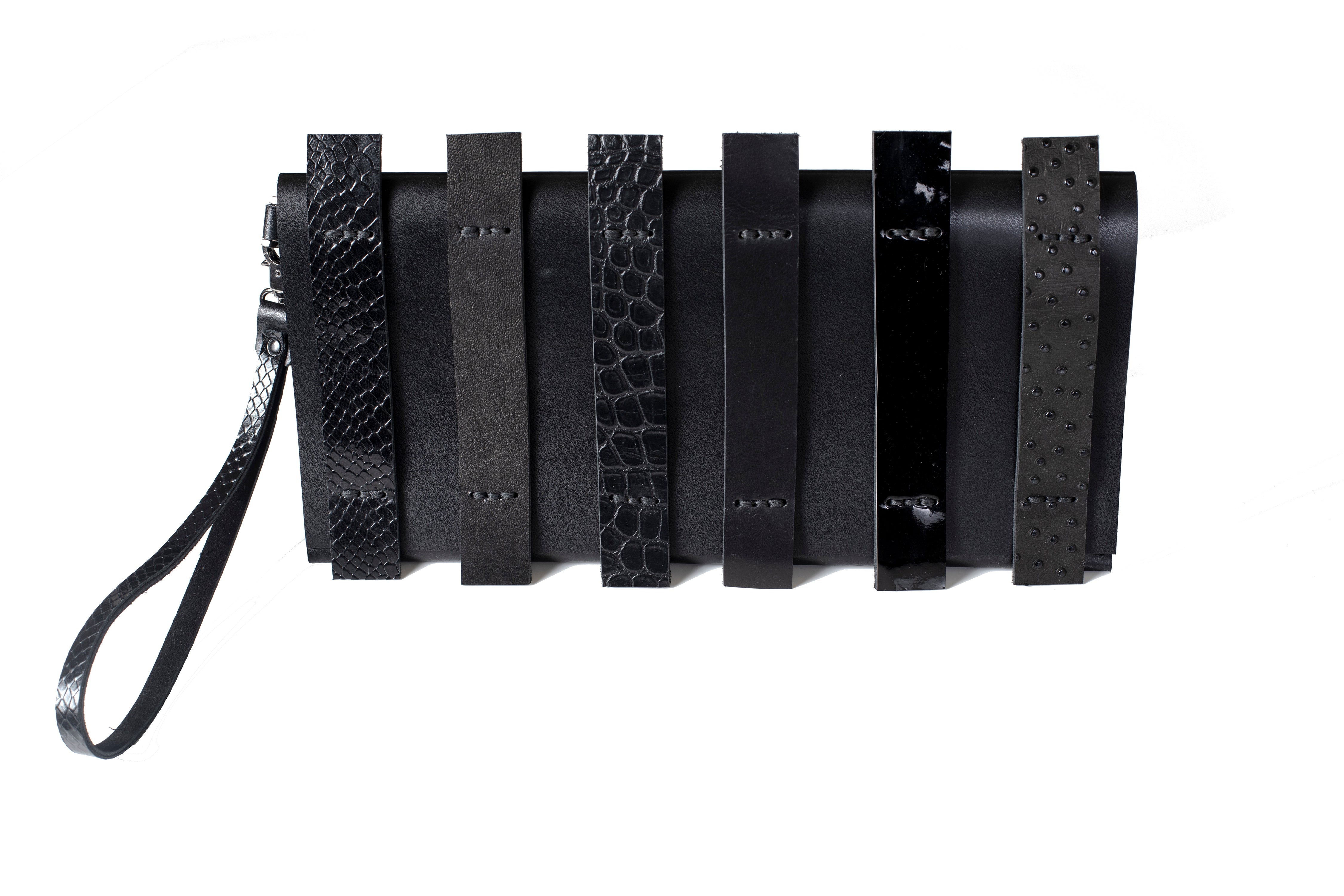 Bags The Peaceful Clutch