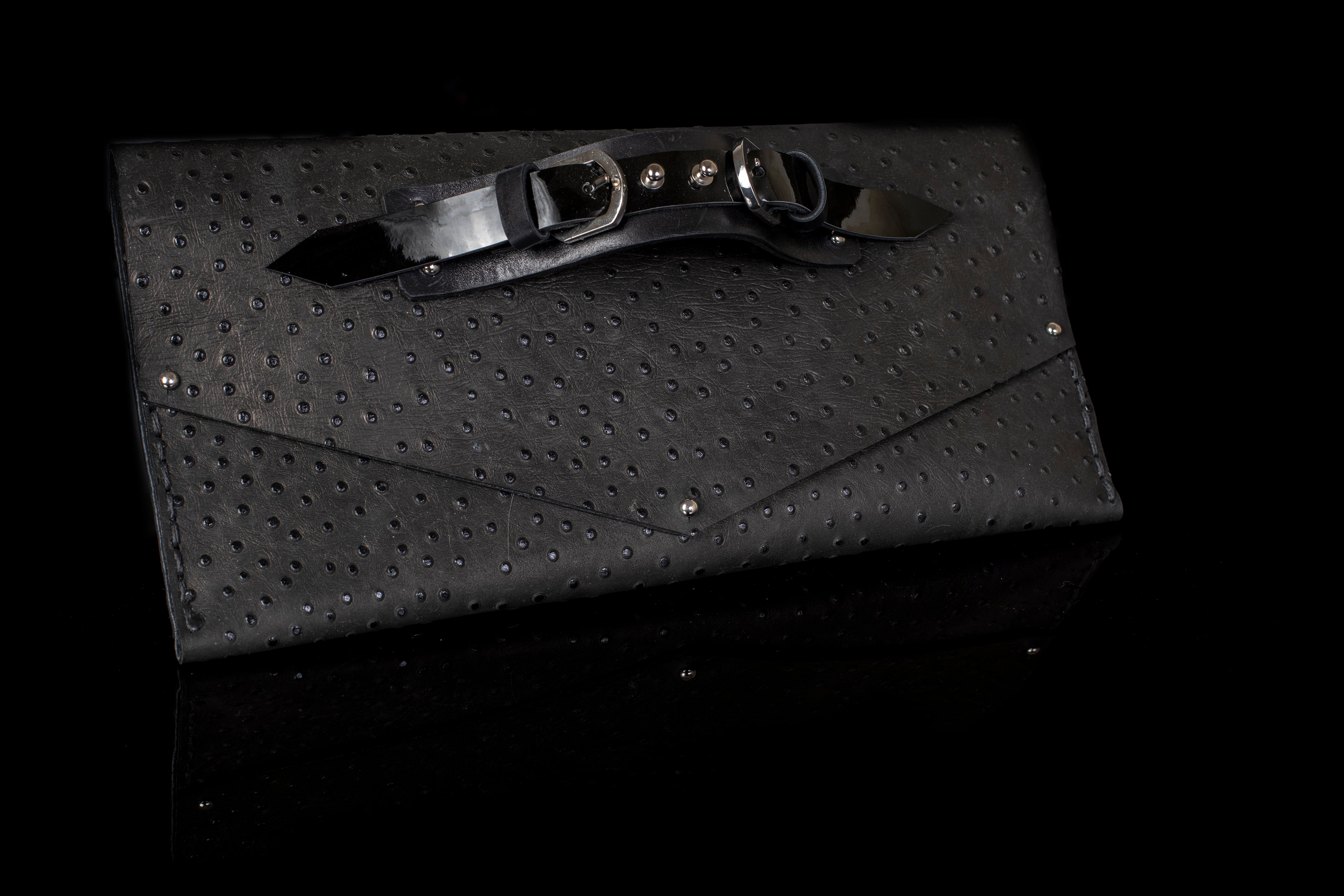 Bags The Anonymous Clutch