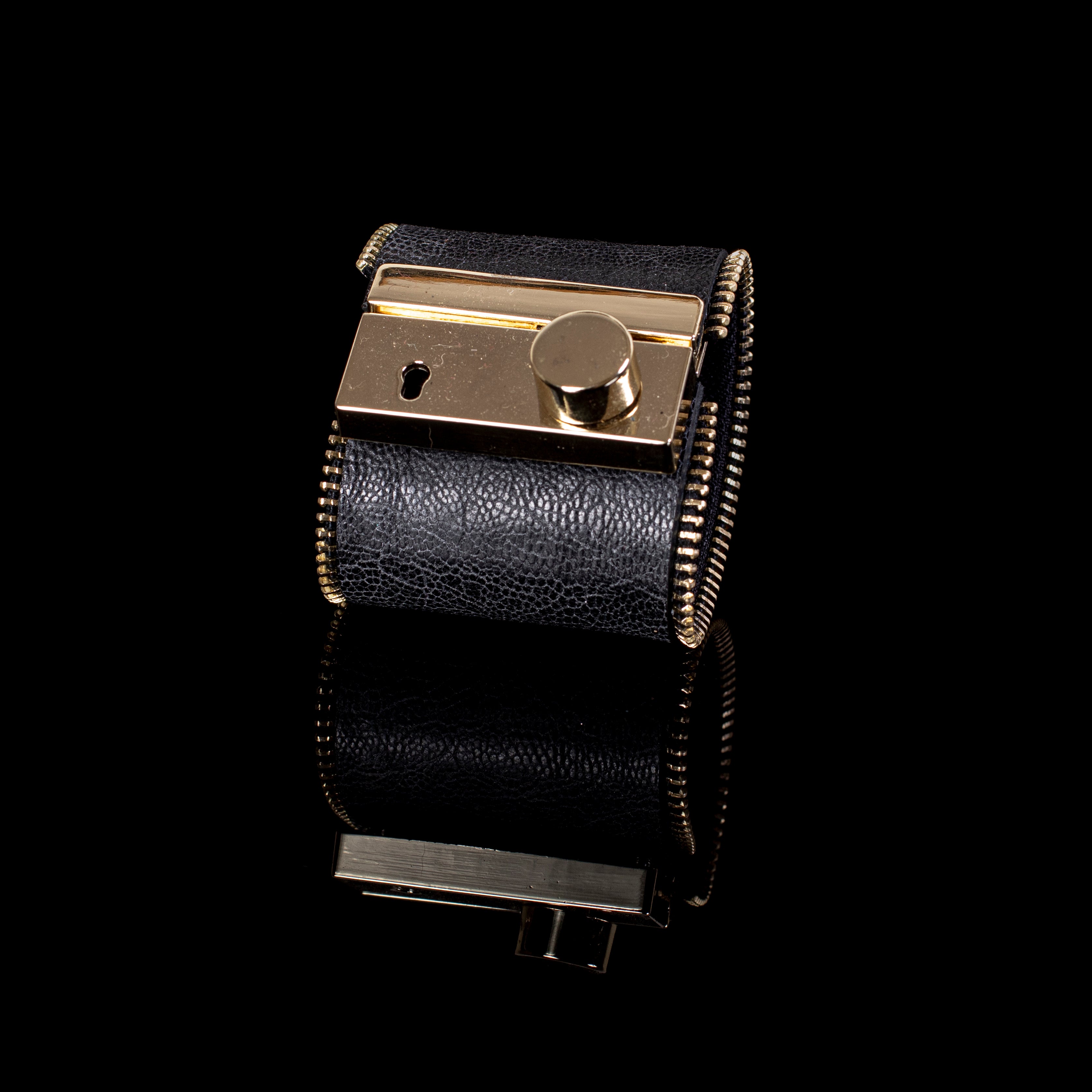 The Infinite Trinket - THE DARK