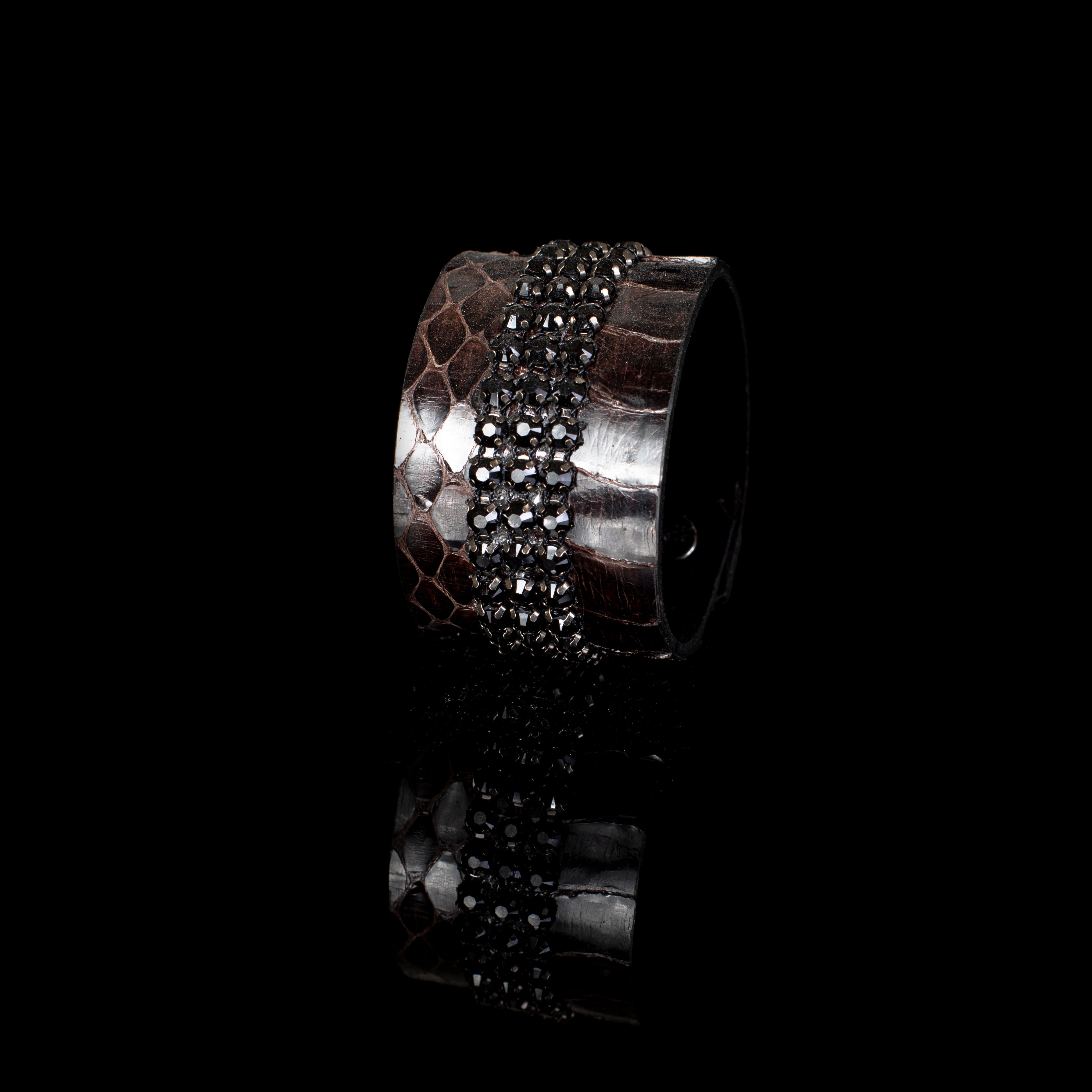 The Jade Lily - THE DARK