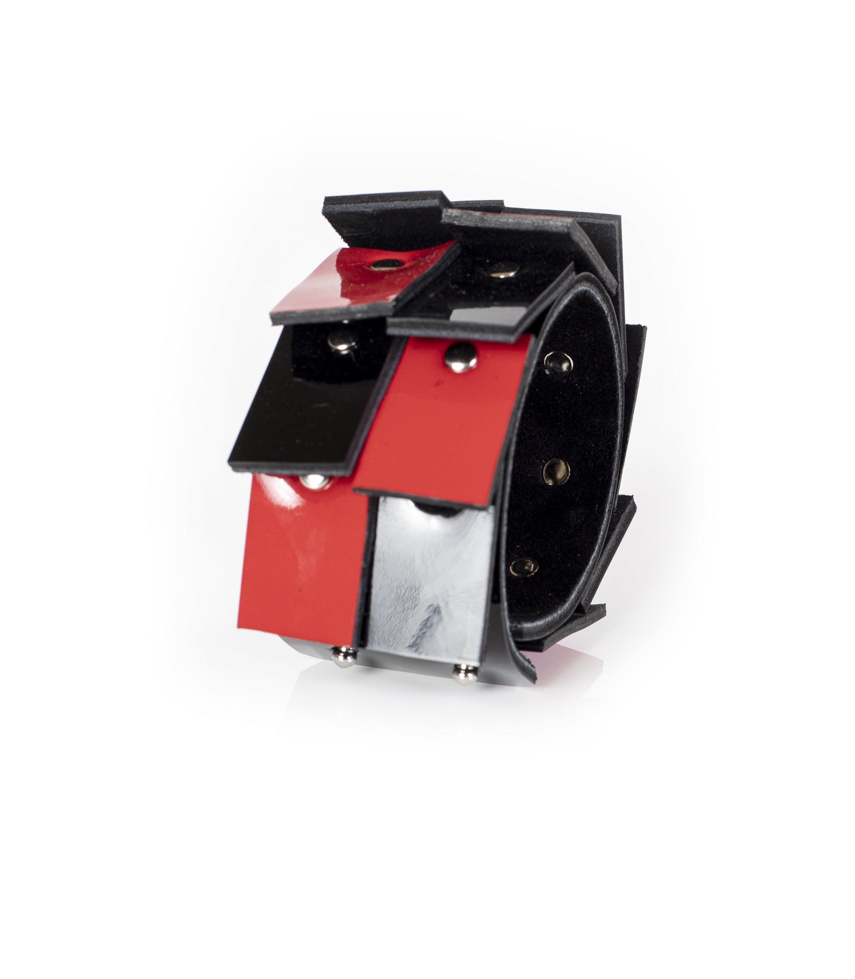 The Curvy Whisper - THE DARK