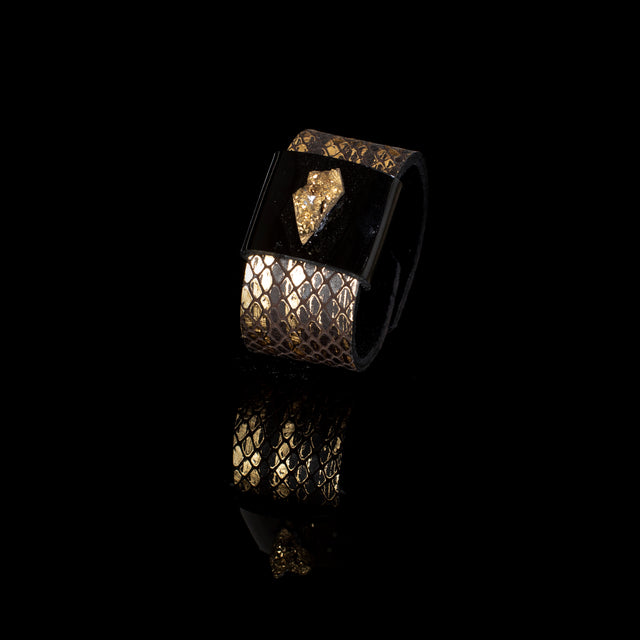 The Curvy Charm - THE DARK