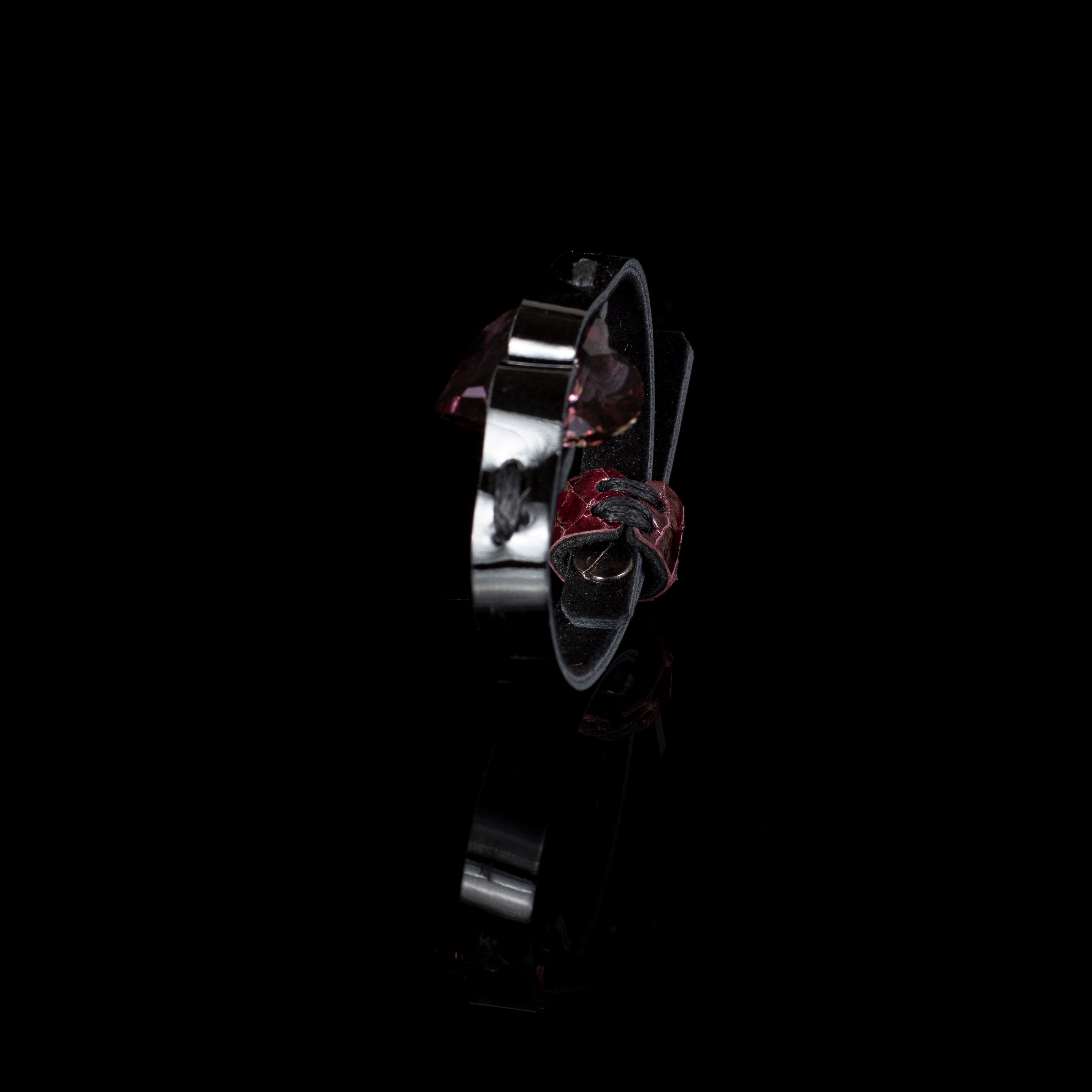 The Honest Love - THE DARK