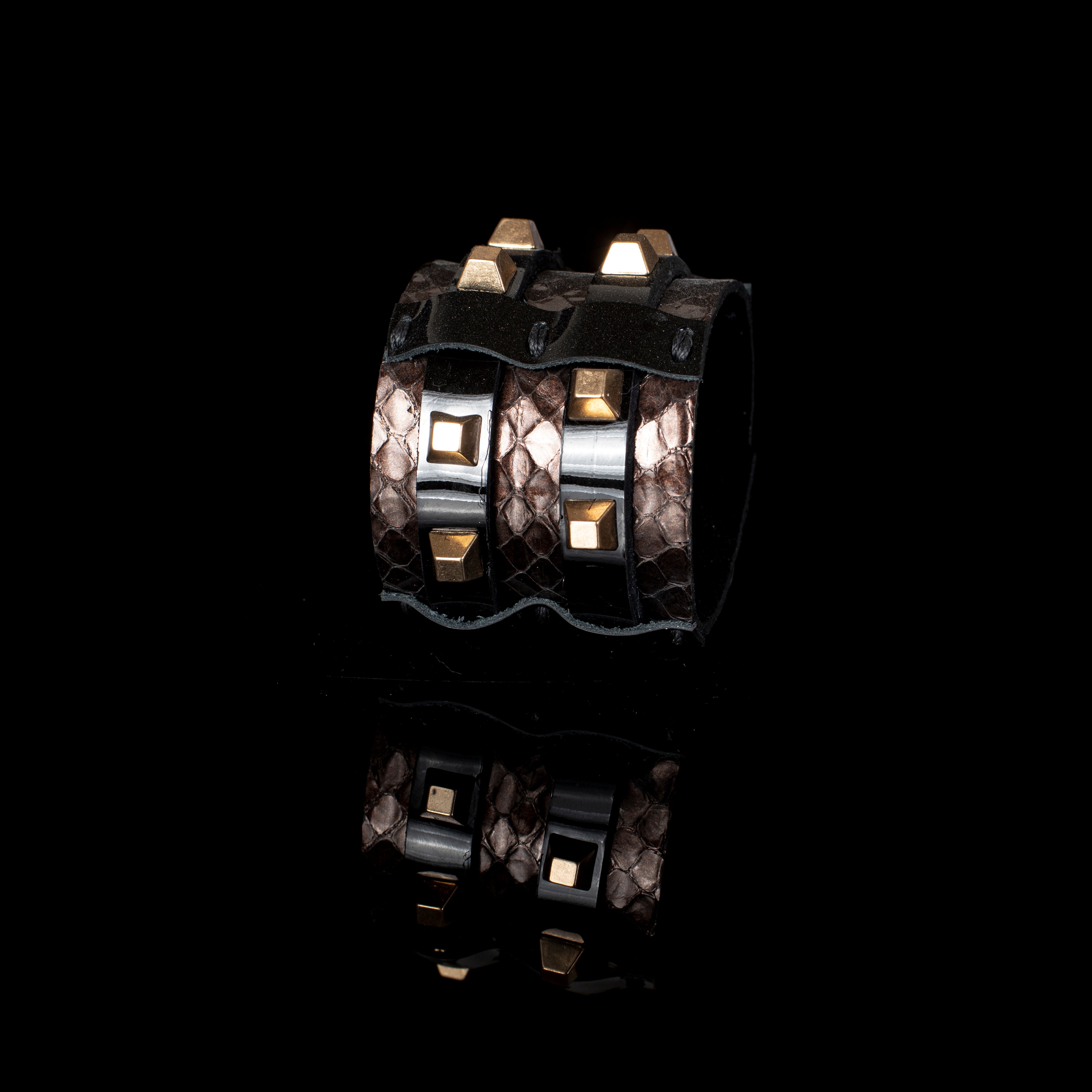 The Handsome Petal - THE DARK