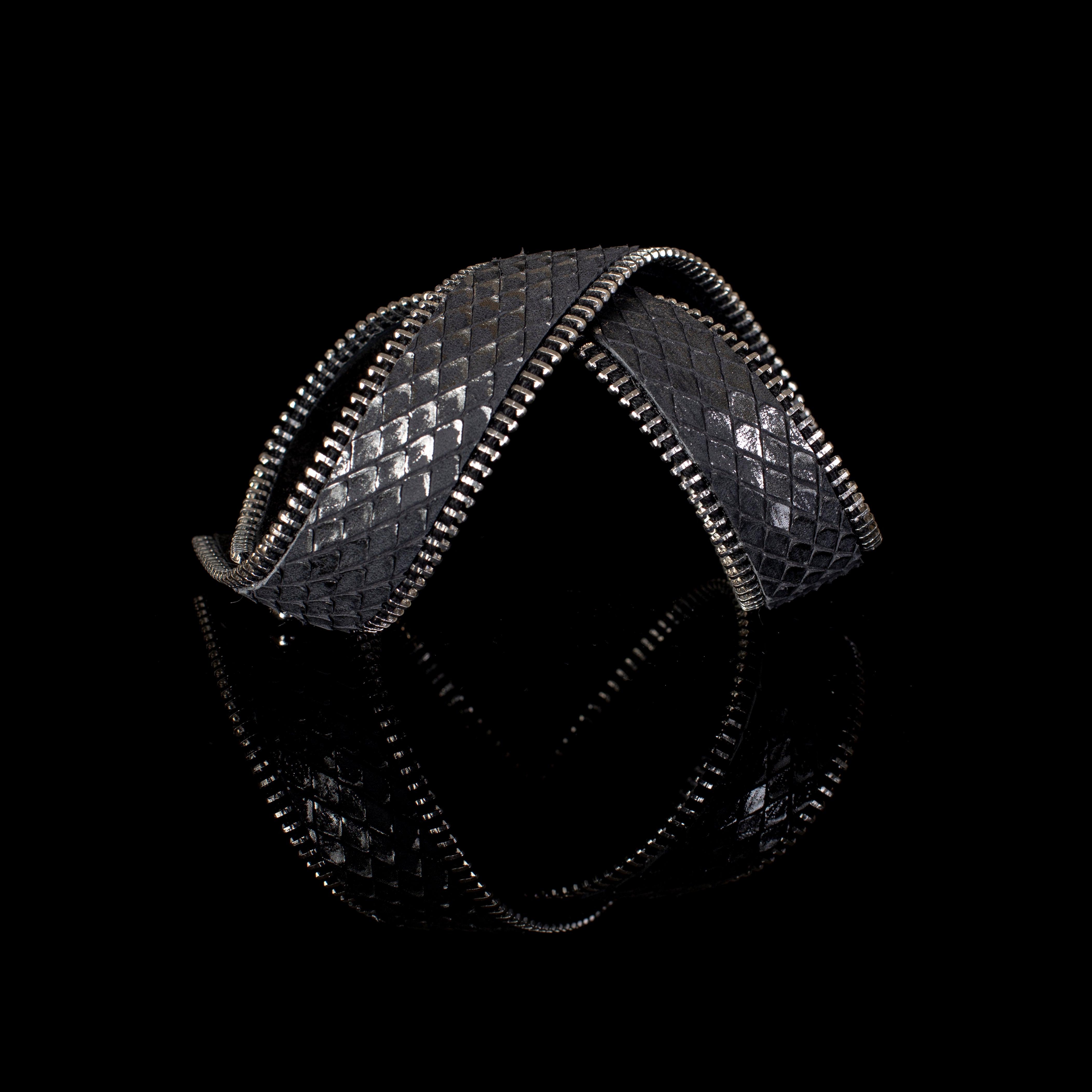 The Antique Promise - THE DARK