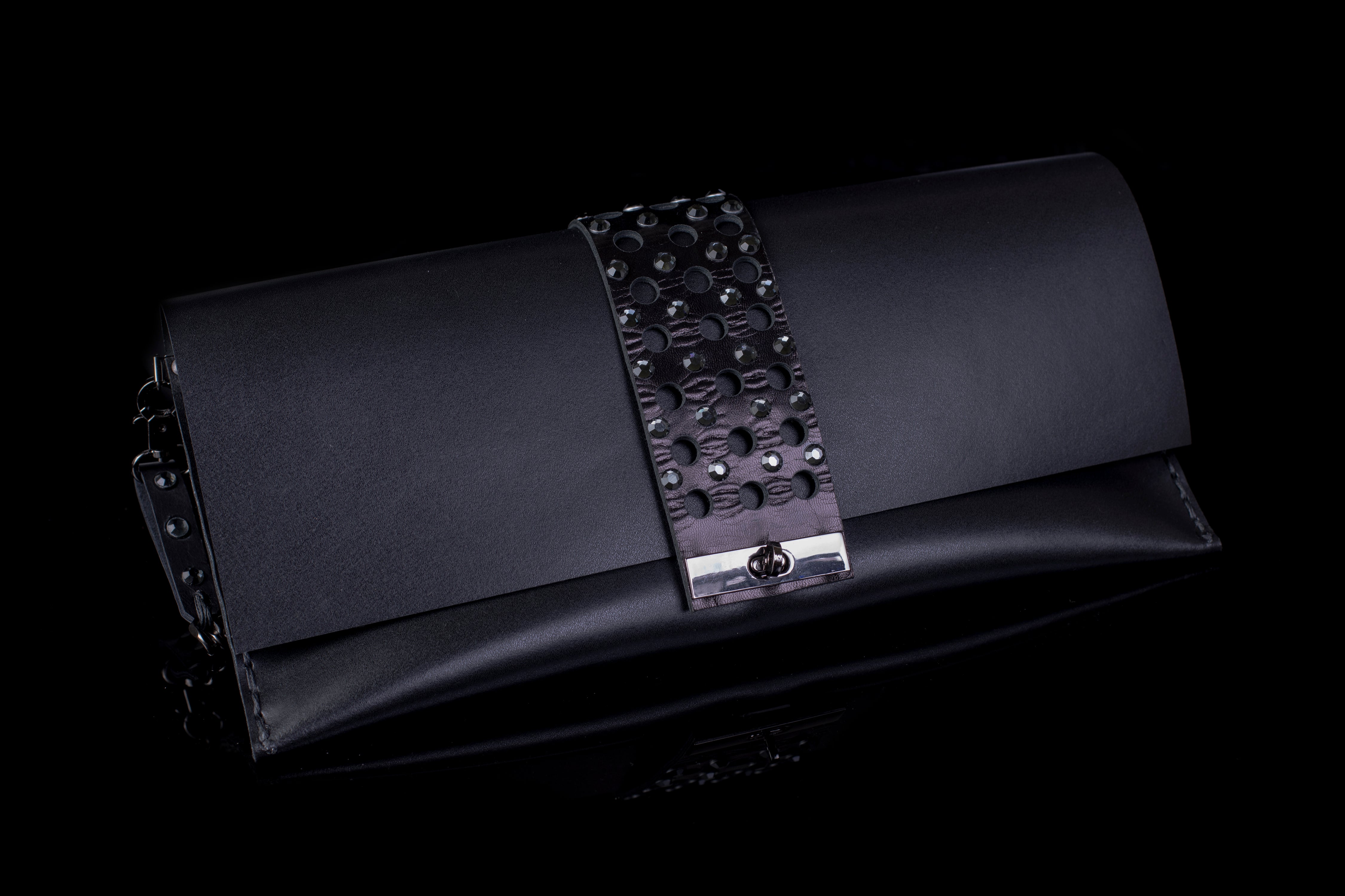 Bags The Virtuous Clutch