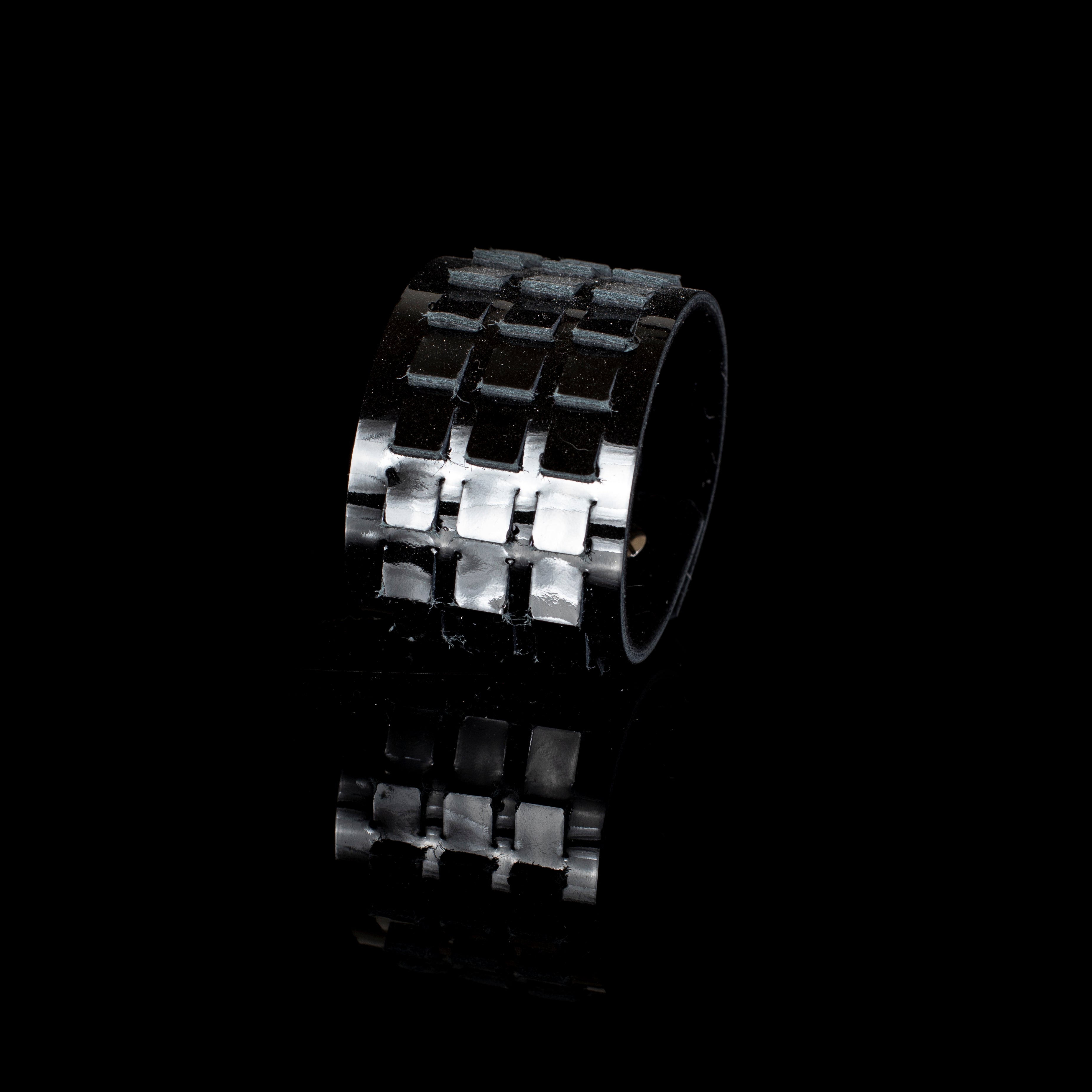 The Earnest Hum - THE DARK