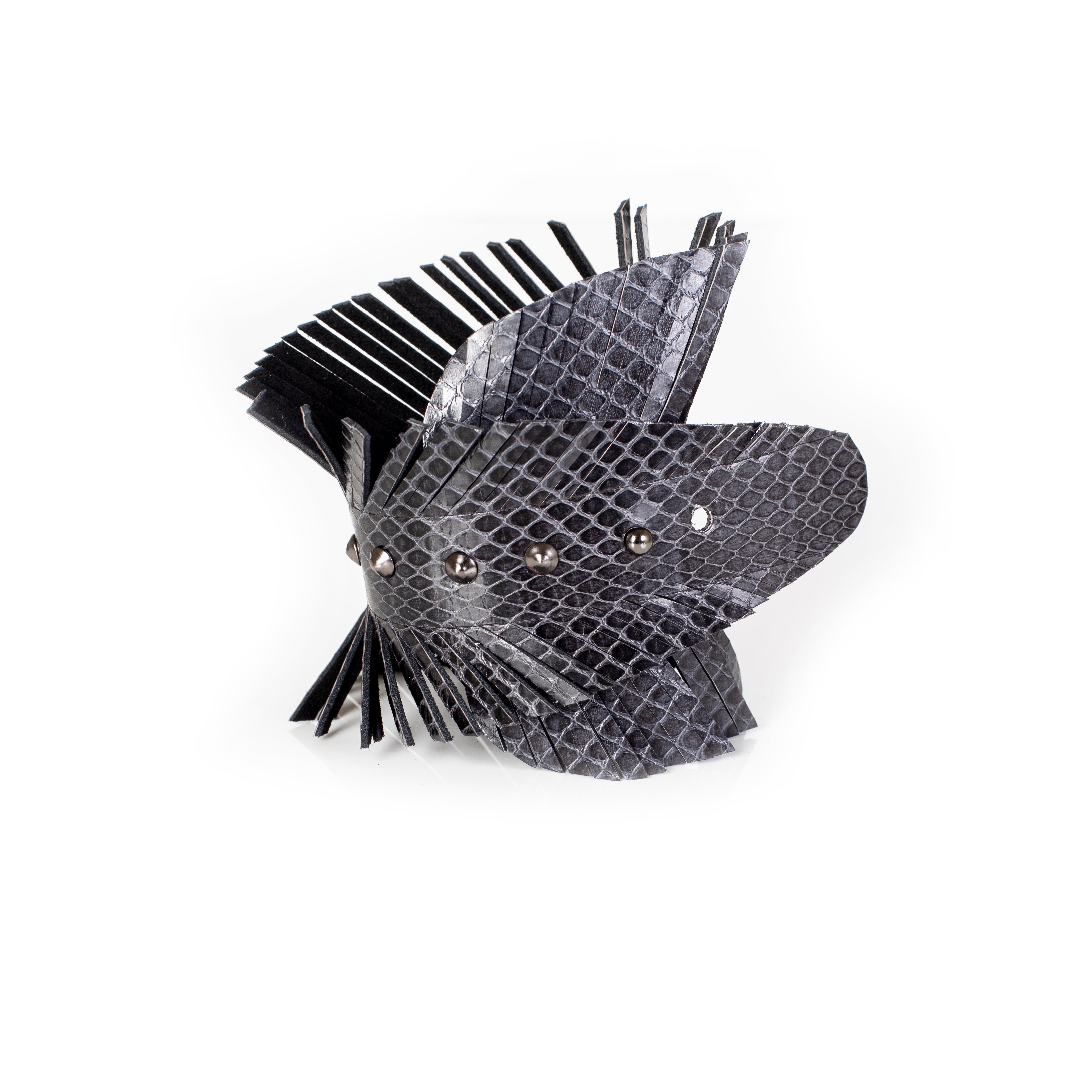 The Serpent Fan - THE DARK