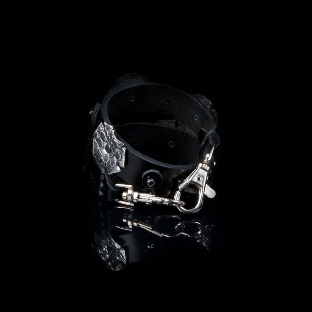 Leather bracelet new The Curvy Teardrop