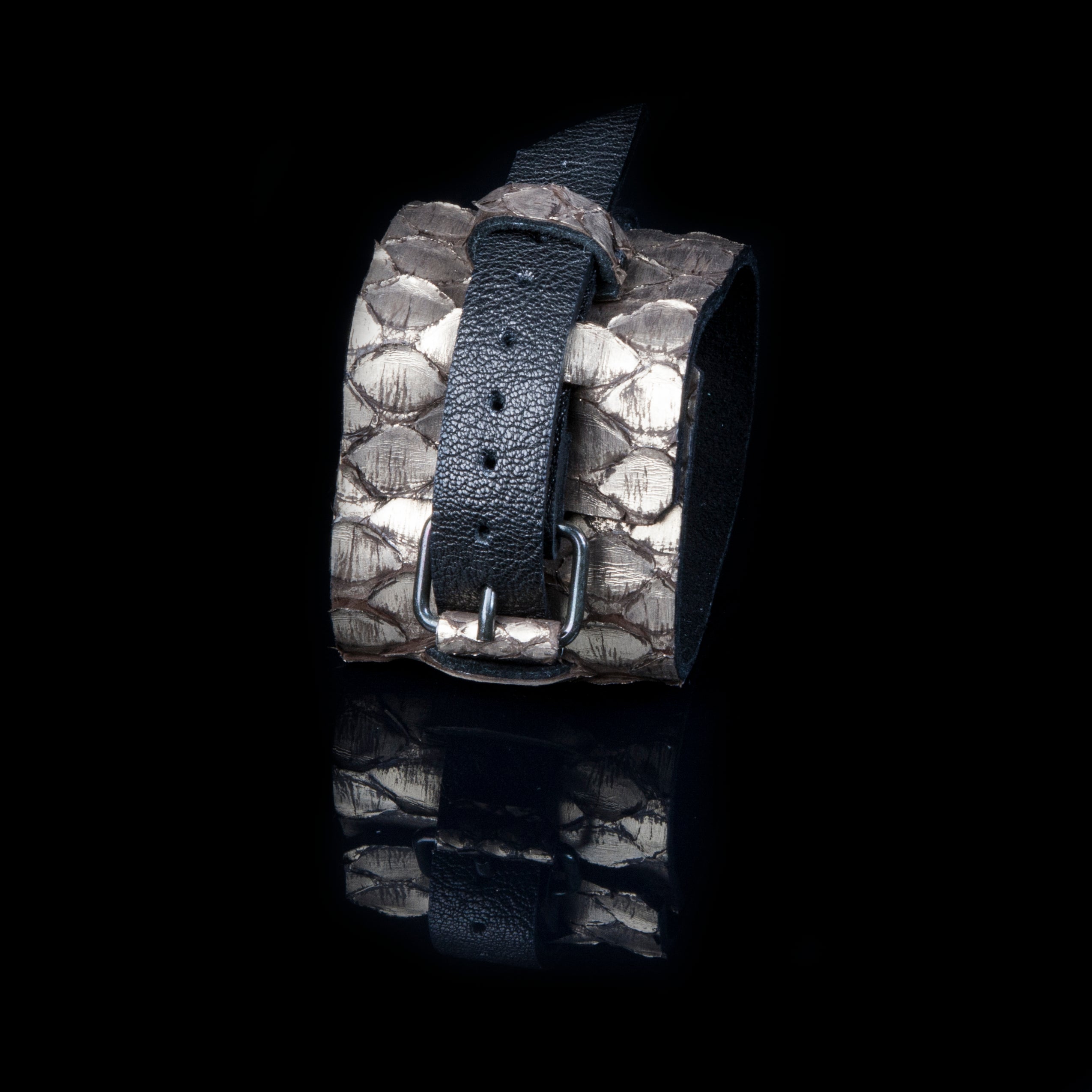 Leather bracelet new The Secret Twirl