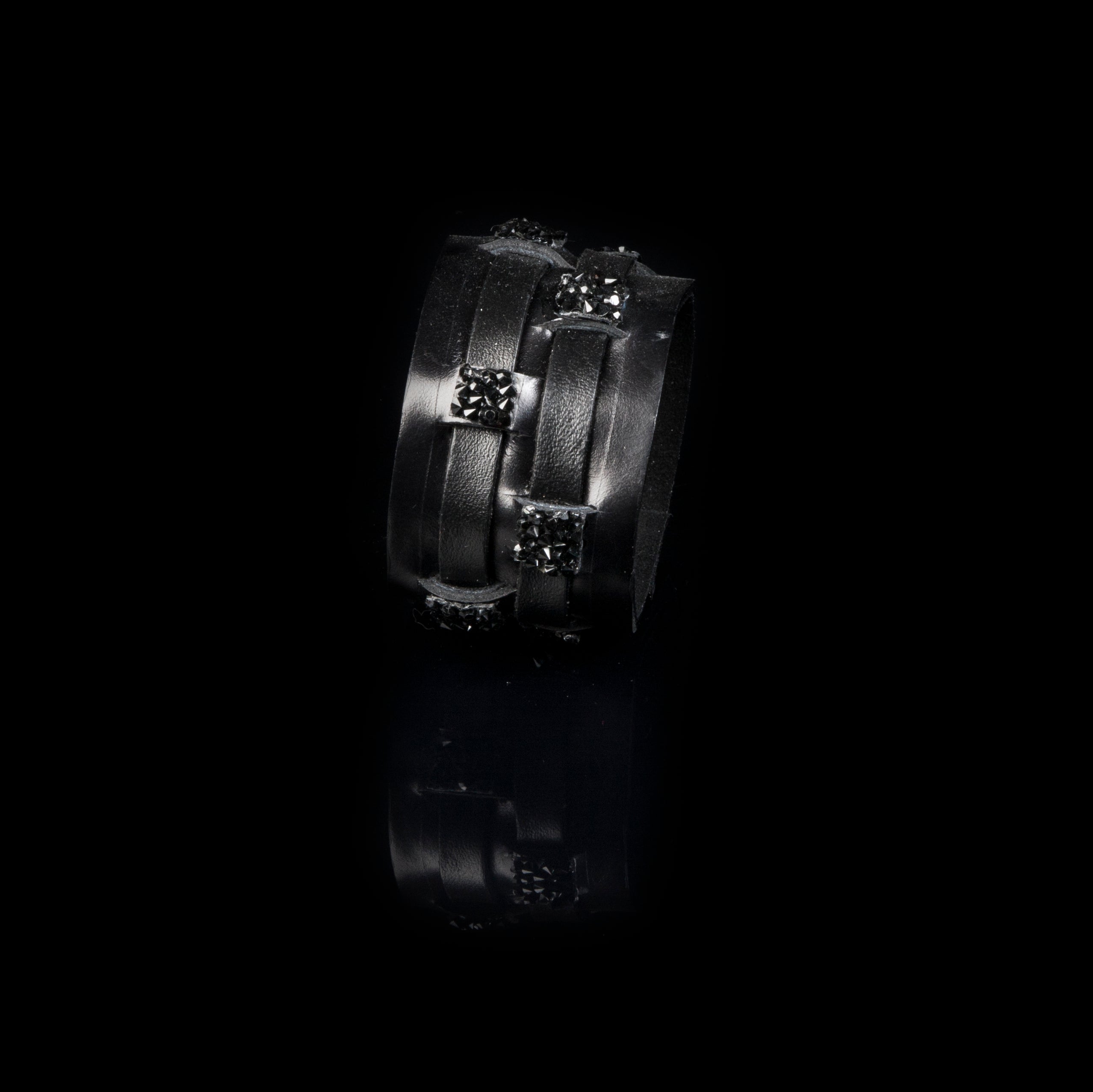 Leather bracelet new The Grand Leaf