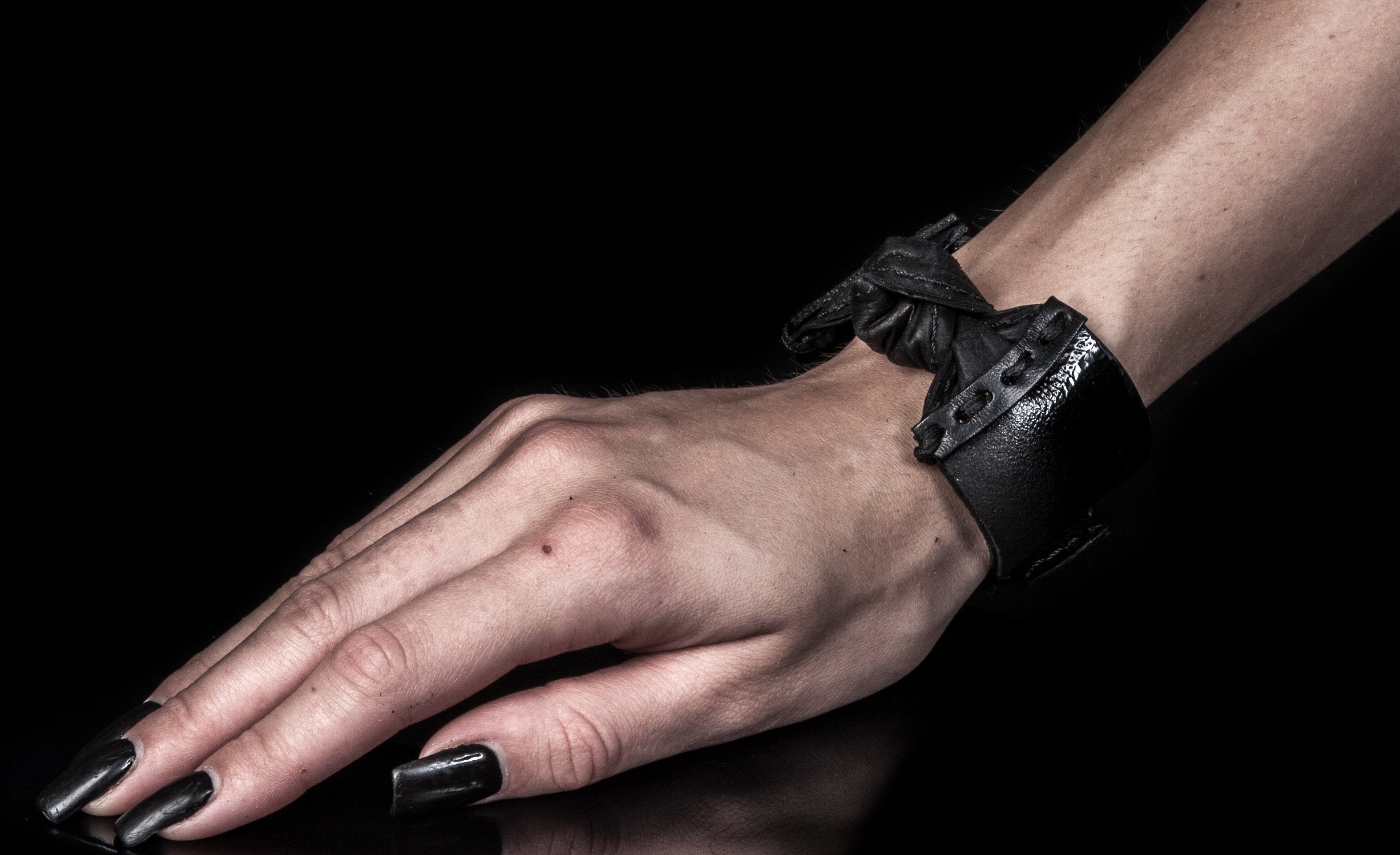 Leather bracelet new The Pearl Crux