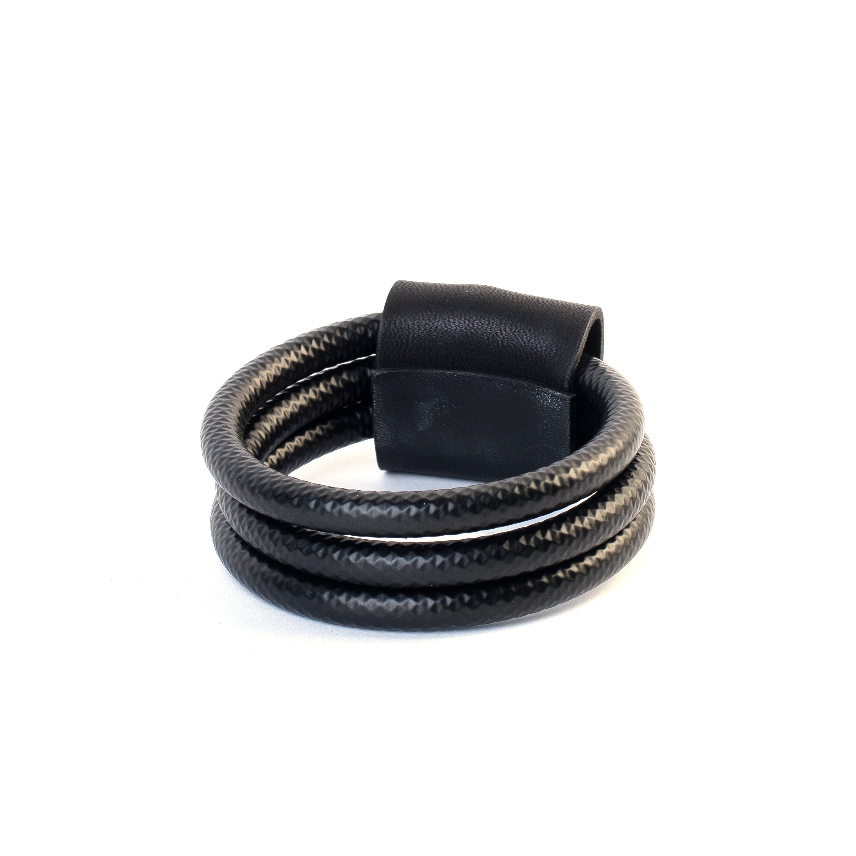 leather bracelet The garnet tear