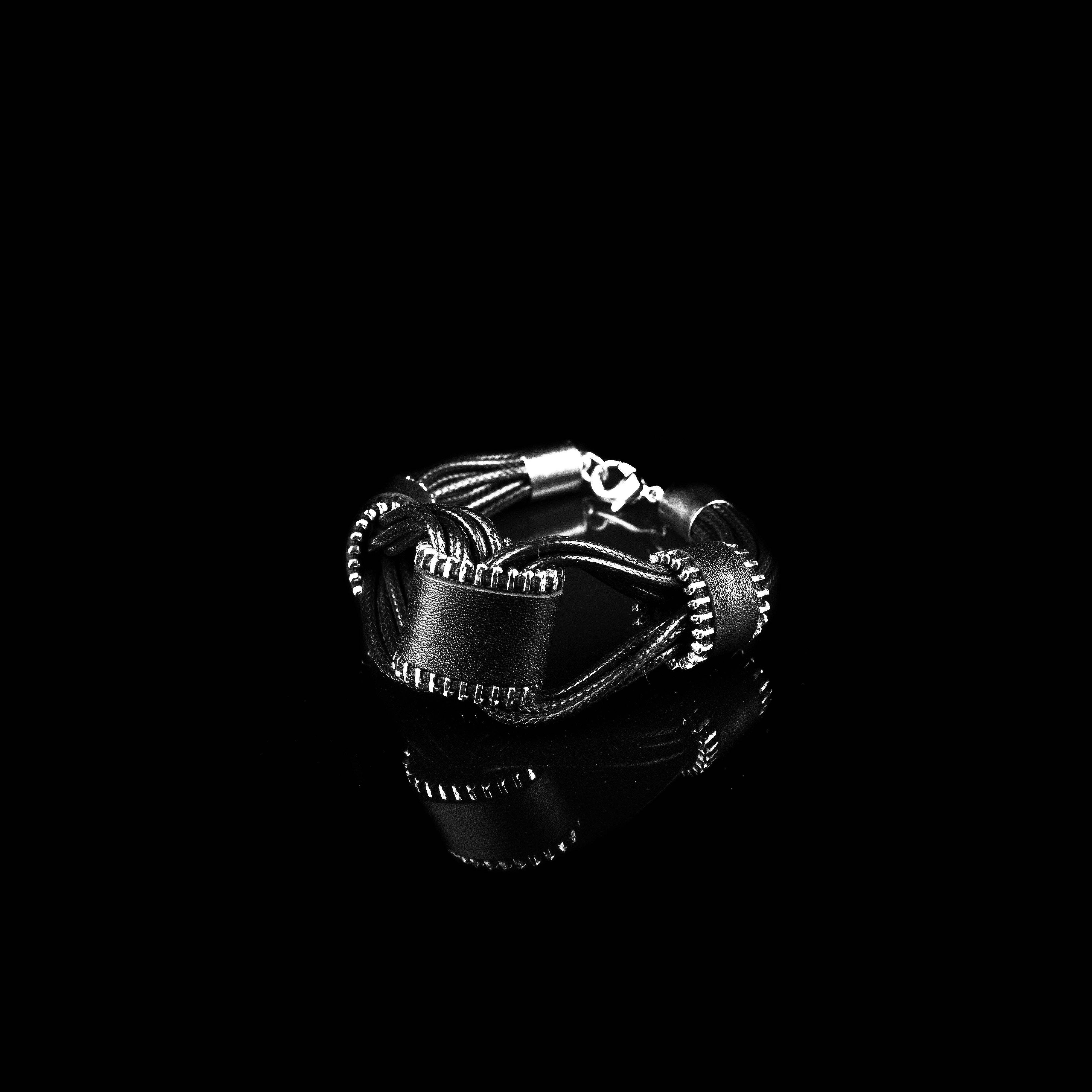 leather bracelet The pristine favor