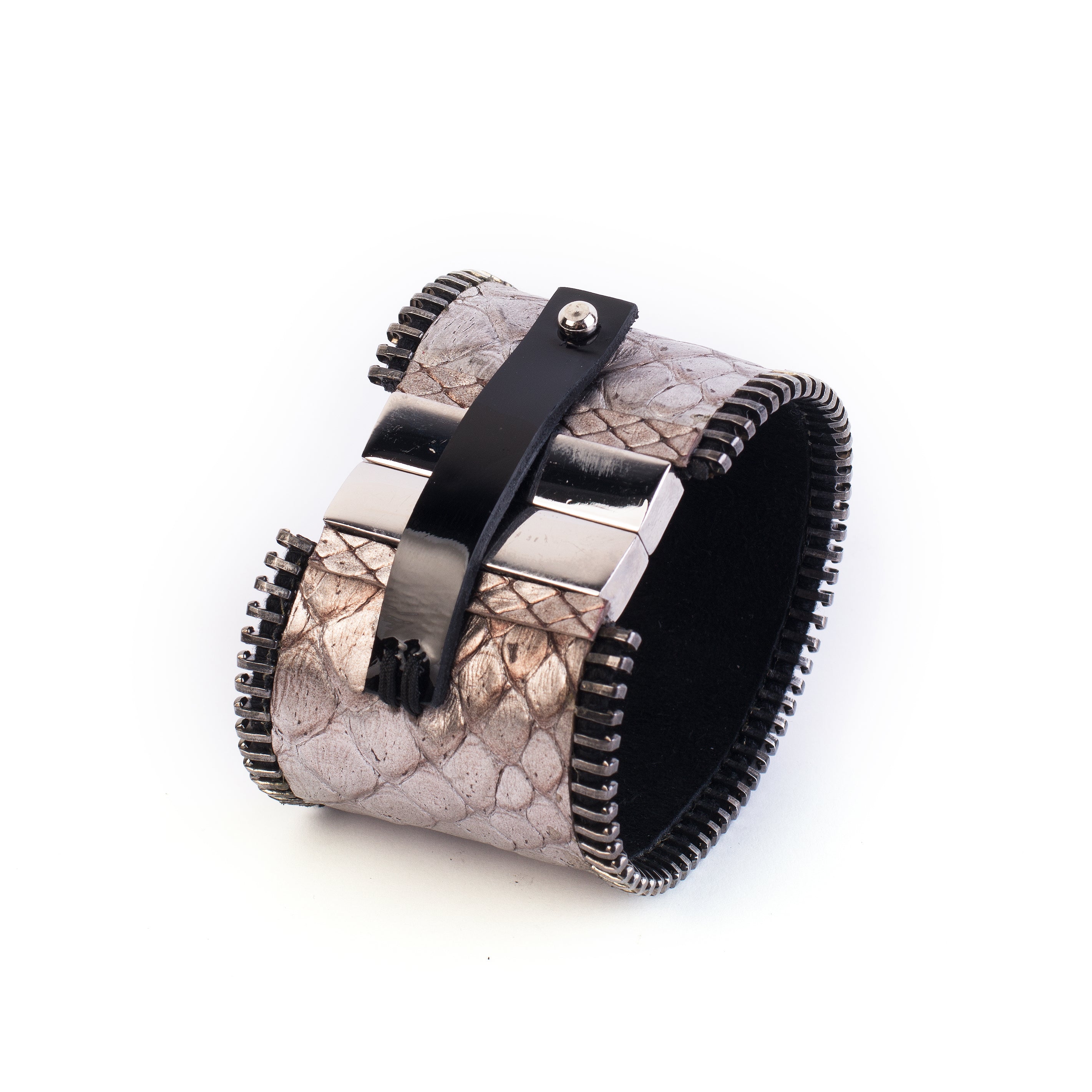 leather bracelet The lavish lure
