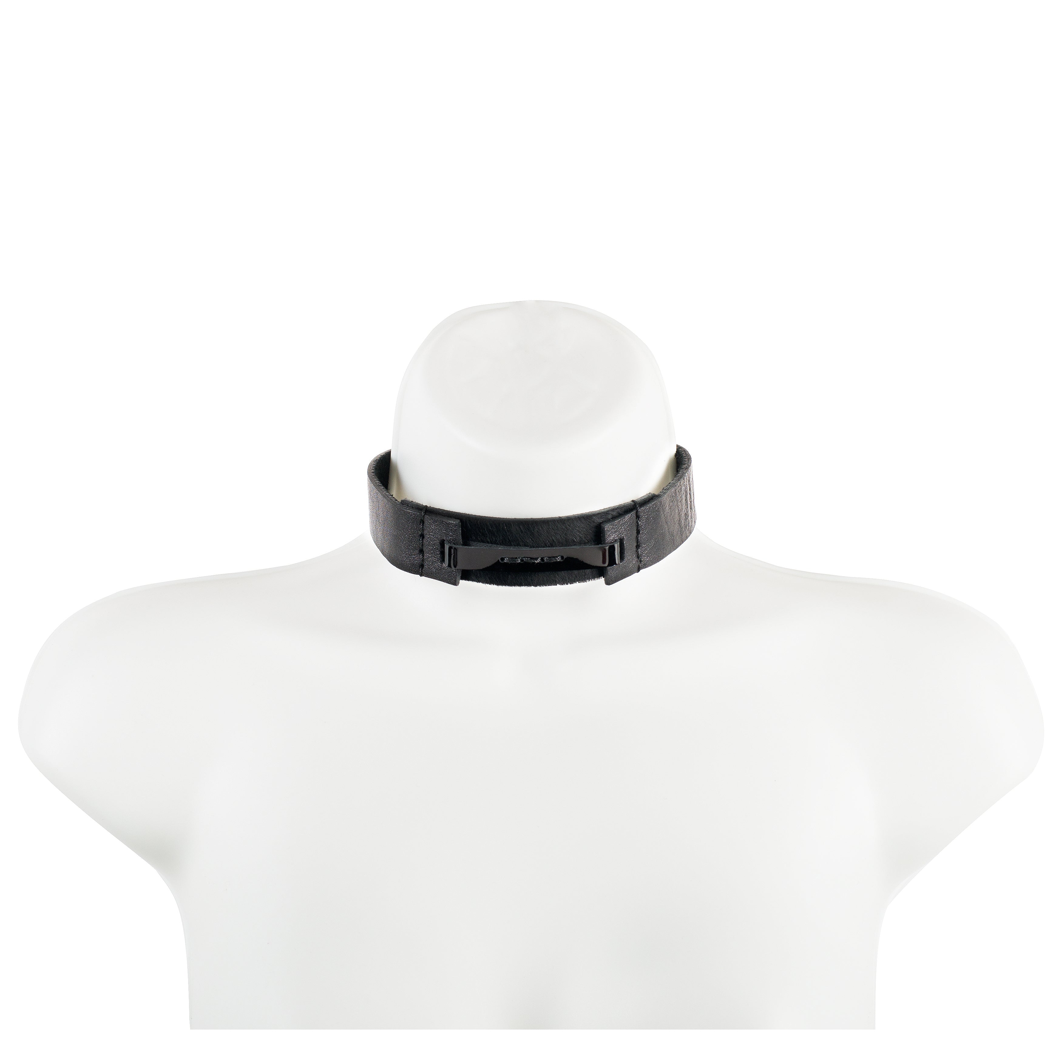 Choker The pristine cross