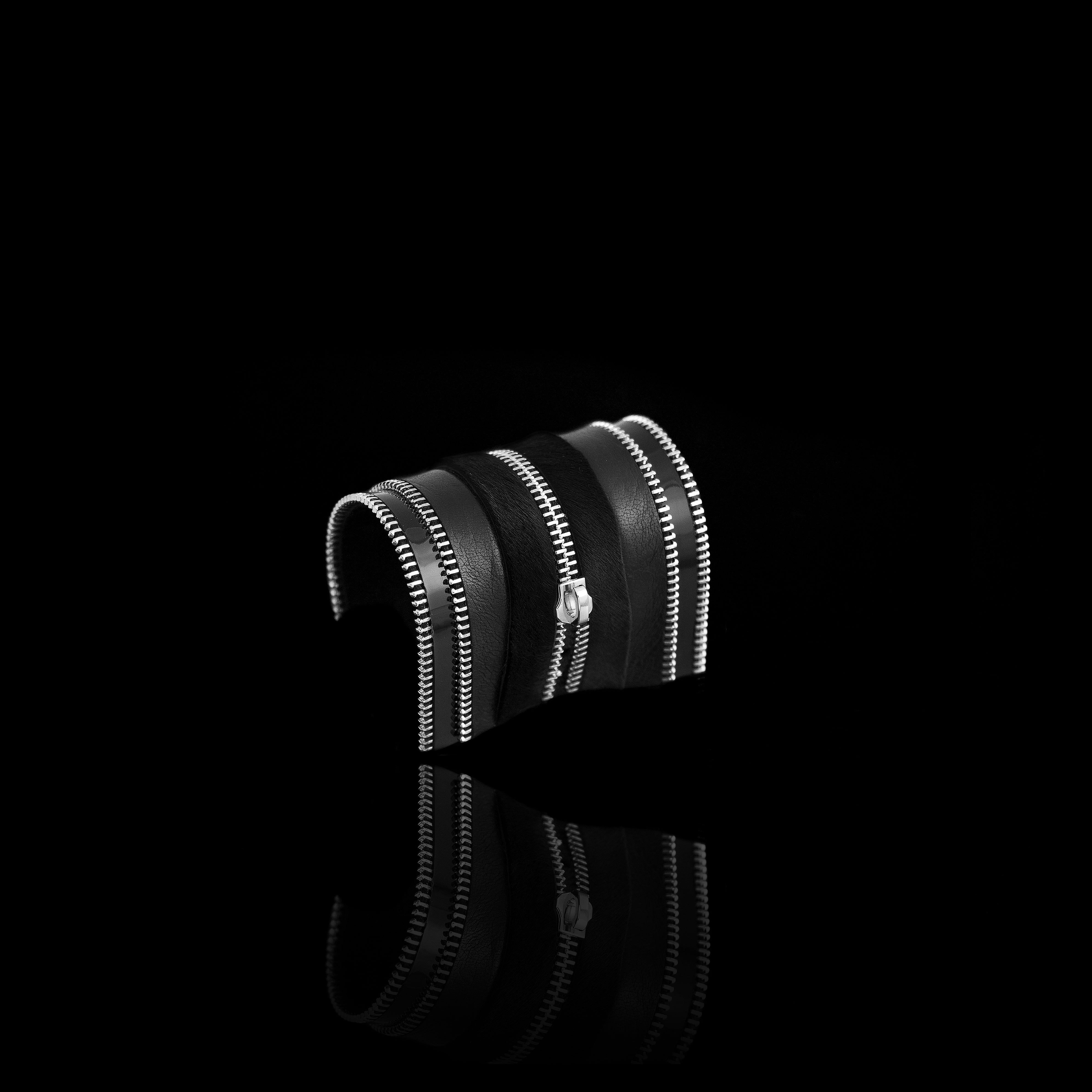 leather bracelet The peaceful song