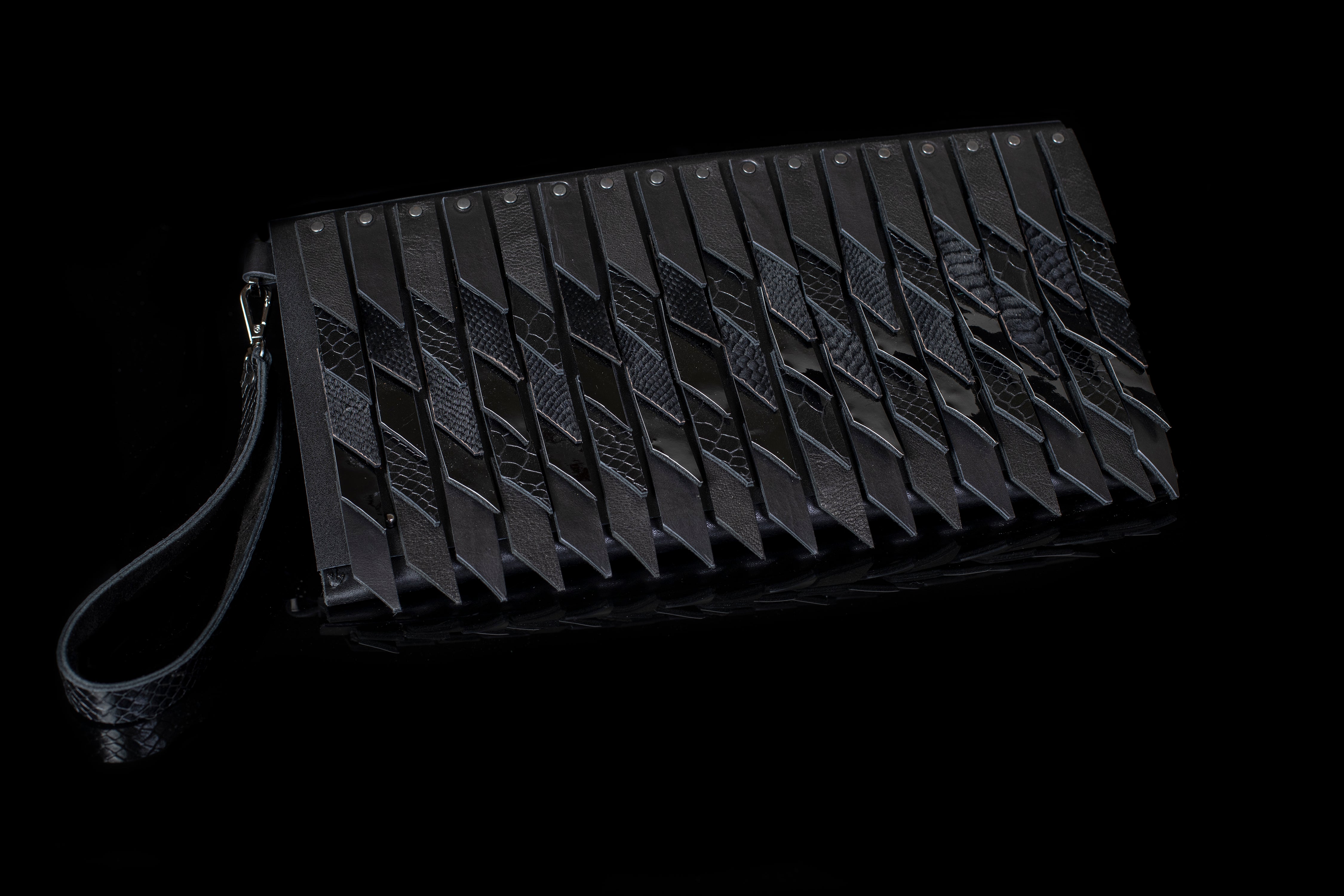 Bags The Darling Clutch