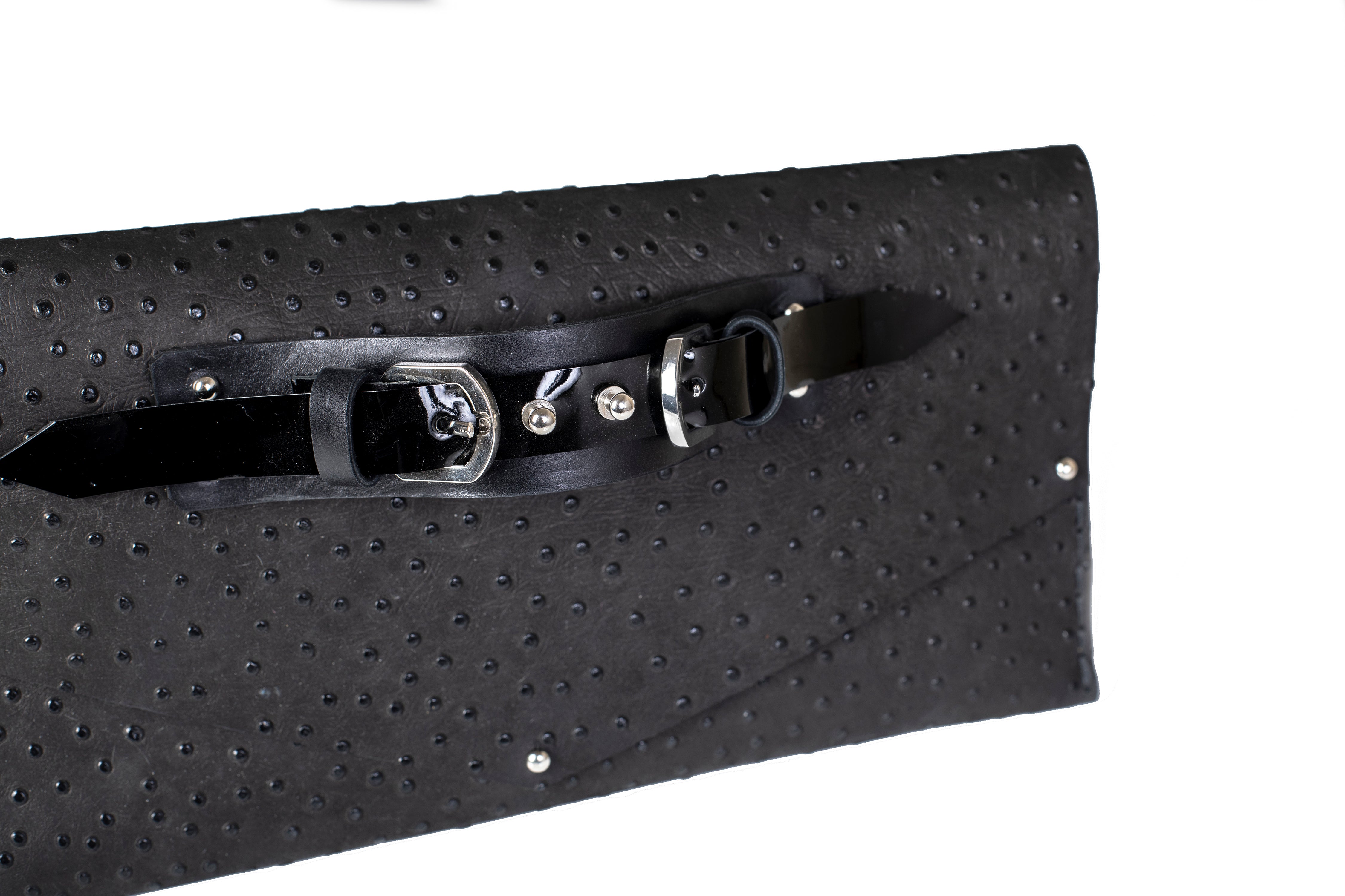 Bags The Anonymous Clutch