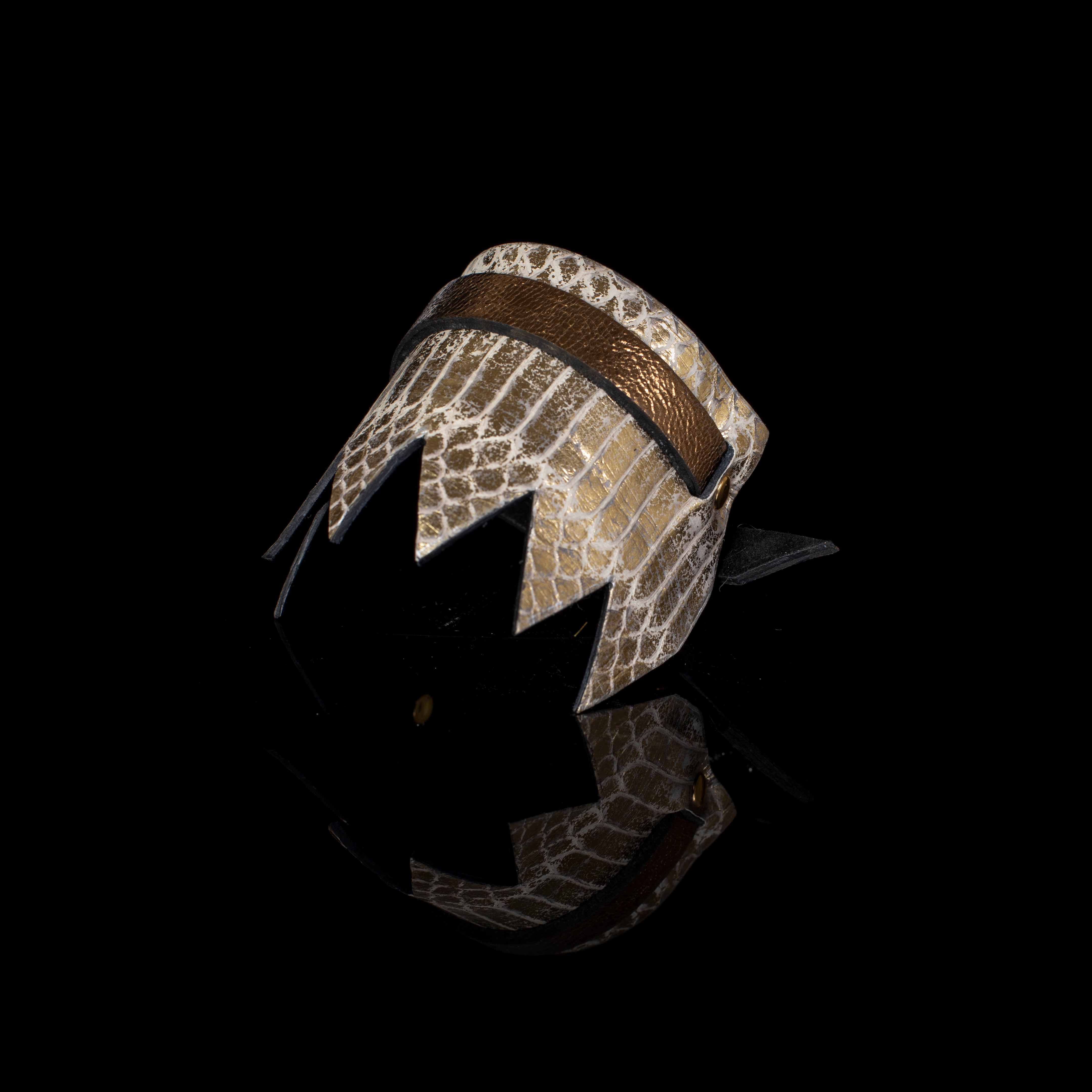 The Lunar Trinket - THE DARK