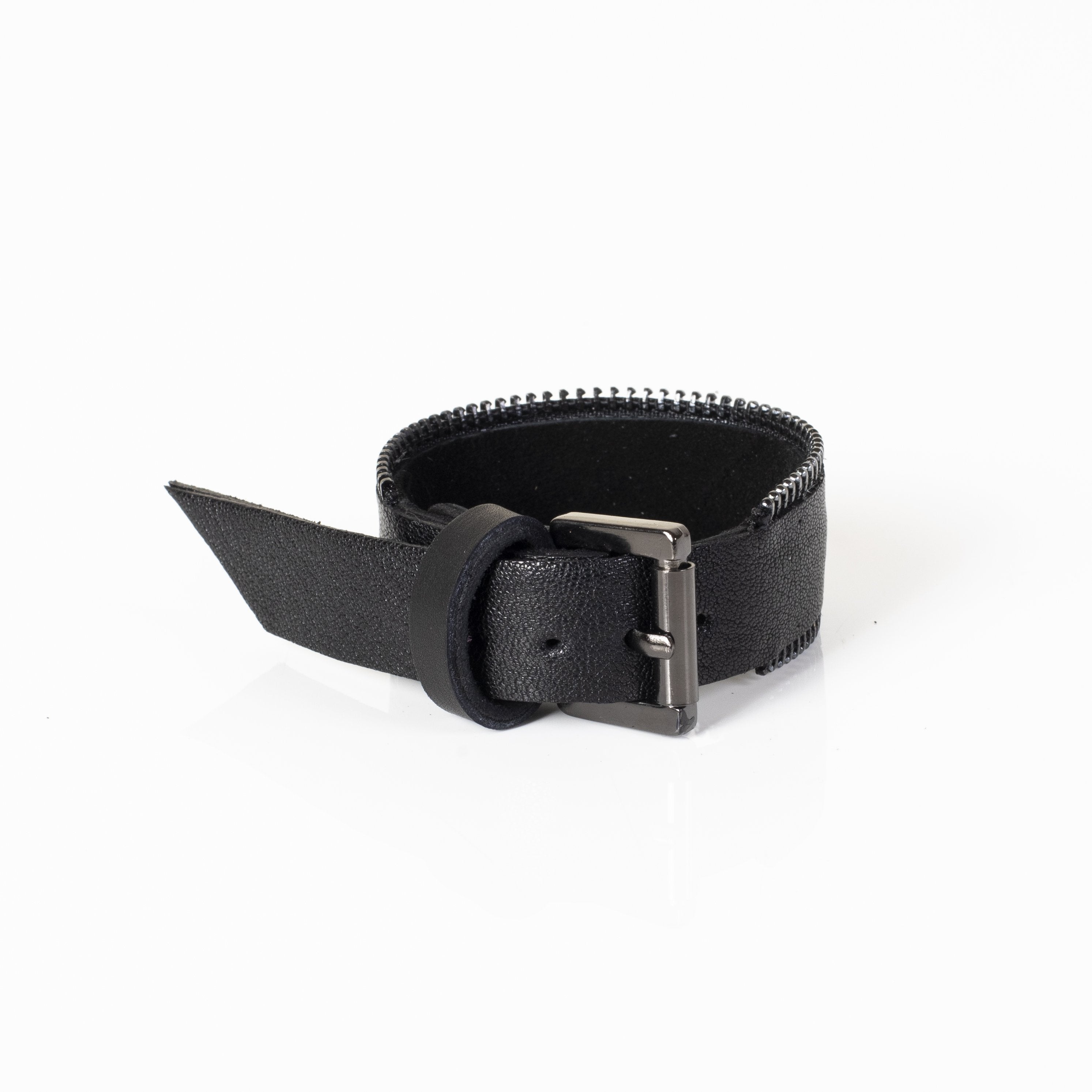 The Sapphire Focus - THE DARK