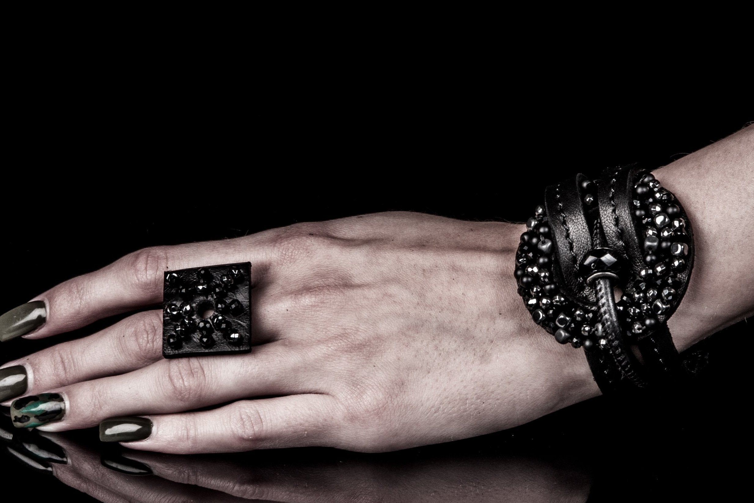 Leather bracelet new The Anonymous Blossom