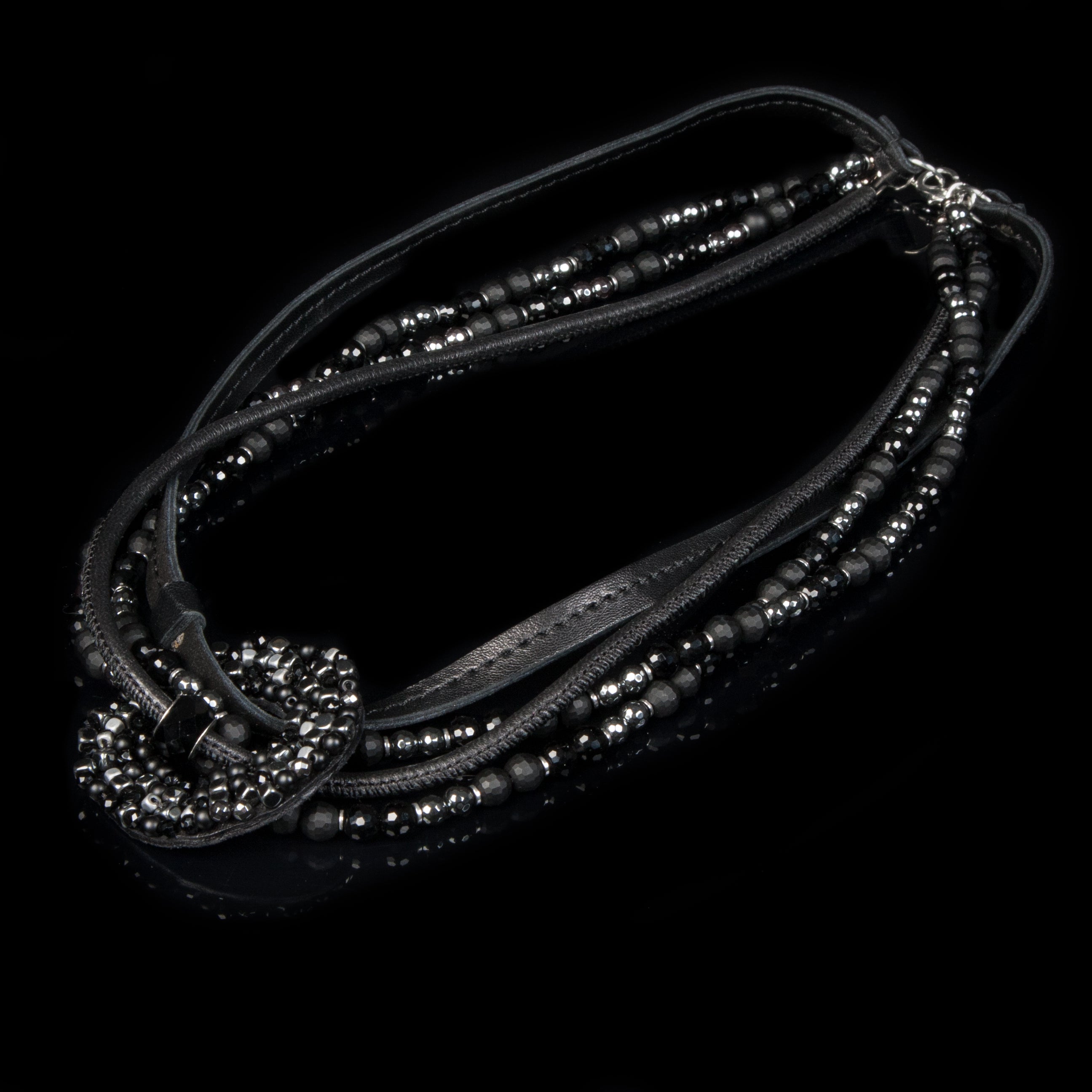 Necklace new The Garnet Crest